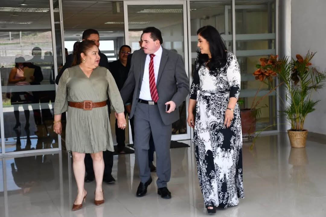 La Universidad Politécnica de Cuencamé llevó a cabo la 𝐂𝐞𝐫𝐞𝐦𝐨𝐧𝐢𝐚 𝐝𝐞 𝐄𝐧𝐭𝐫𝐞𝐠𝐚 𝐝𝐞 𝐓𝐢́𝐭𝐮𝐥𝐨𝐬 a 𝐞𝐠...