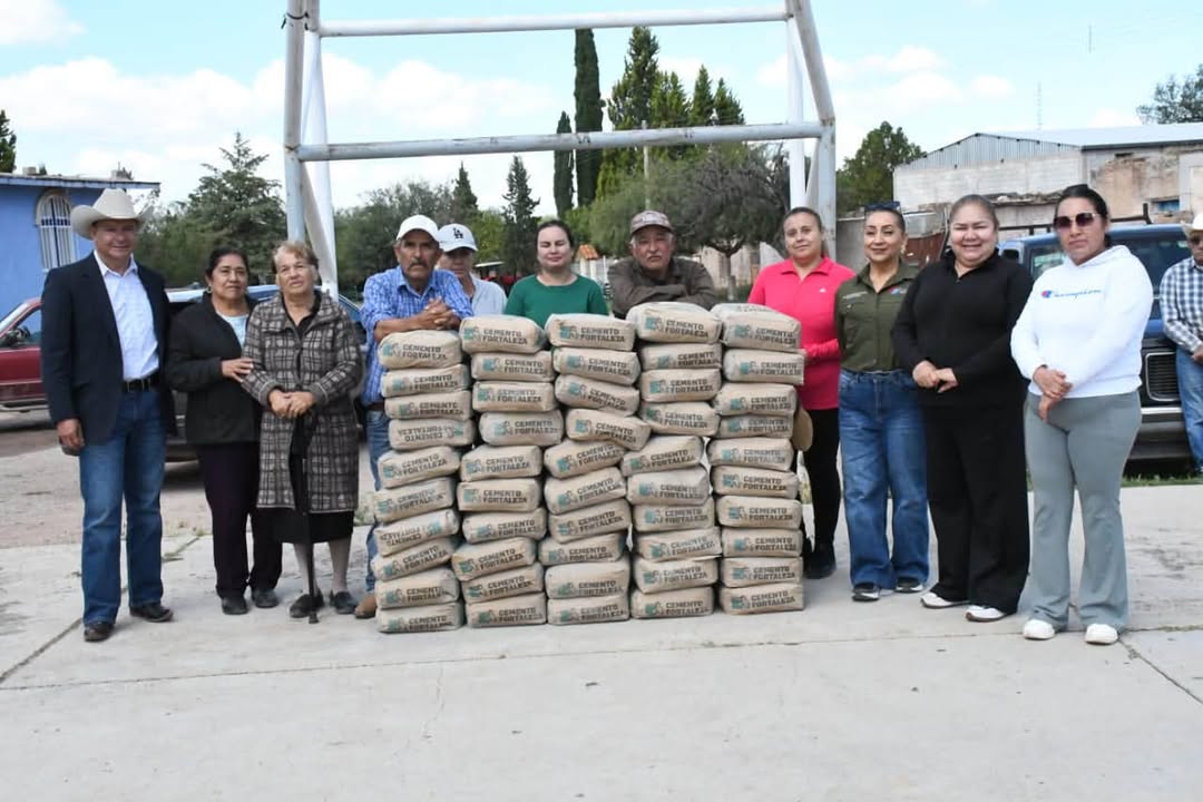 🤝🏽 ¡Un COMPROMISO más que se CUMPLE en Cerro de Santiago! ✅ ⬇️Con voluntad y cercanía con...
