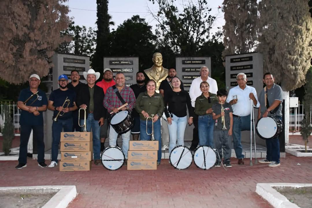 🥁🎺 𝐍𝐀𝐂𝐄 𝐋𝐀 𝐁𝐀𝐍𝐃𝐀 𝐃𝐄 𝐆𝐔𝐄𝐑𝐑𝐀 𝐌𝐔𝐍𝐈𝐂𝐈𝐏𝐀𝐋 𝐃𝐄 𝐂𝐔𝐄𝐍𝐂𝐀𝐌𝐄 🇲🇽✨ La presidenta municipal, 𝐃𝐫𝐚. Edith ...